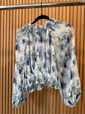 Vici Blue & White Pleated Ruffle-Neck Floral Blouse